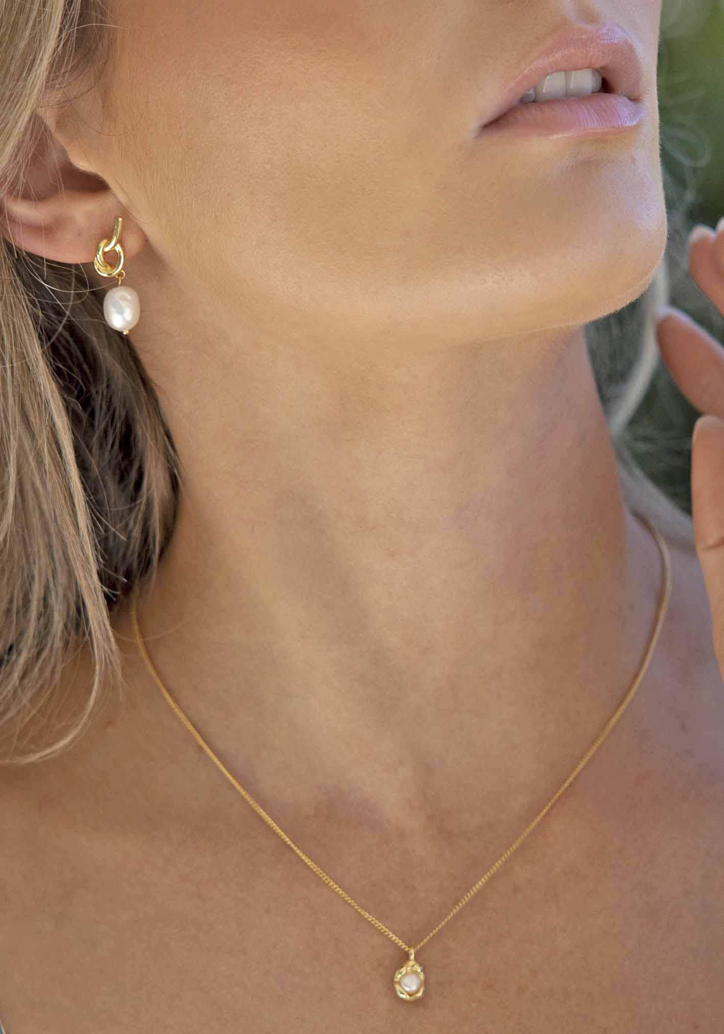 Low Tide Pearl Necklace