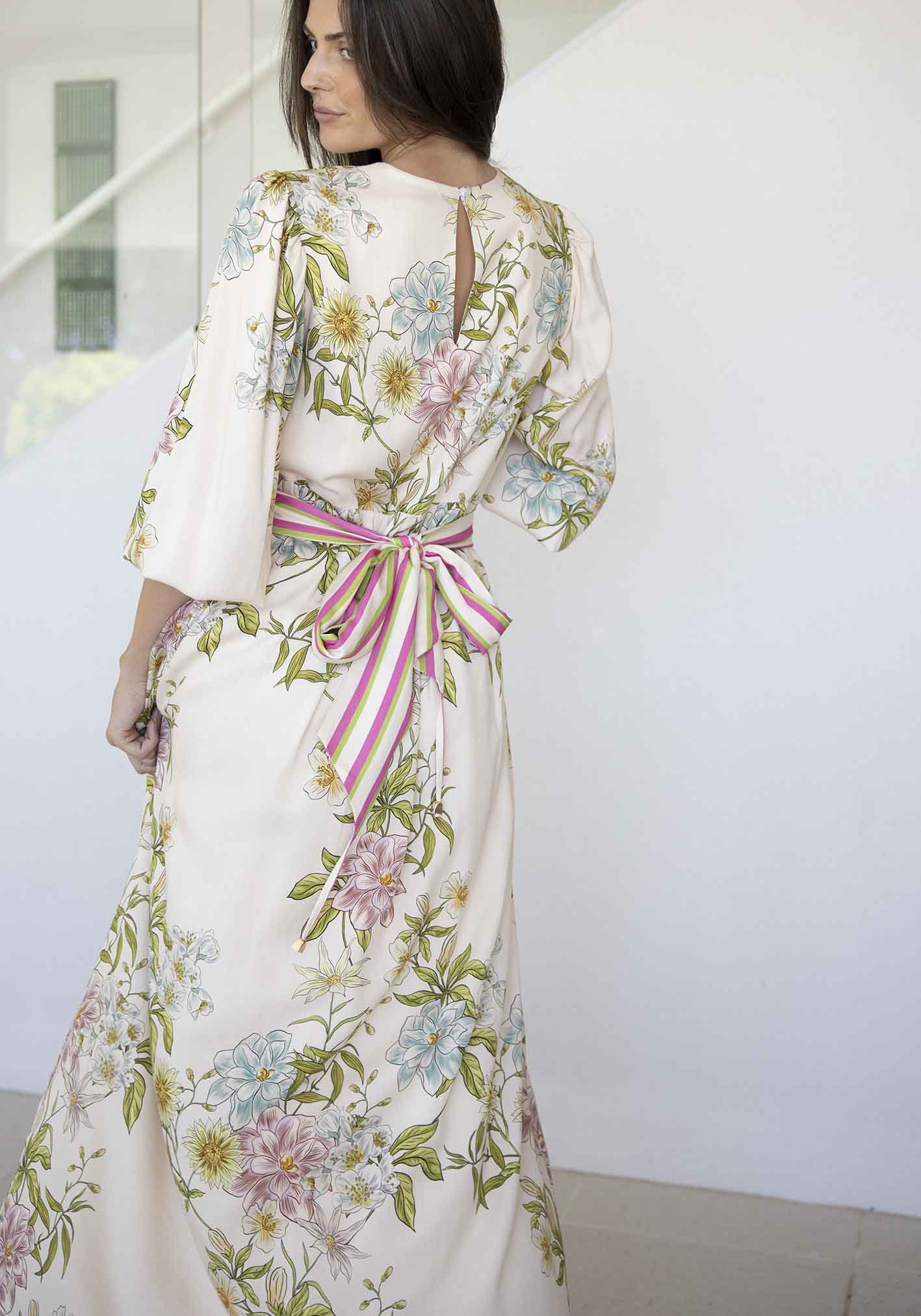 Momento Cream Floral Maxi Dress