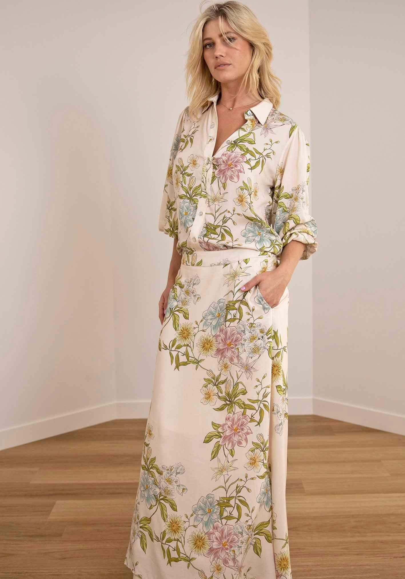 Momento Cream Maxi Skirt Set