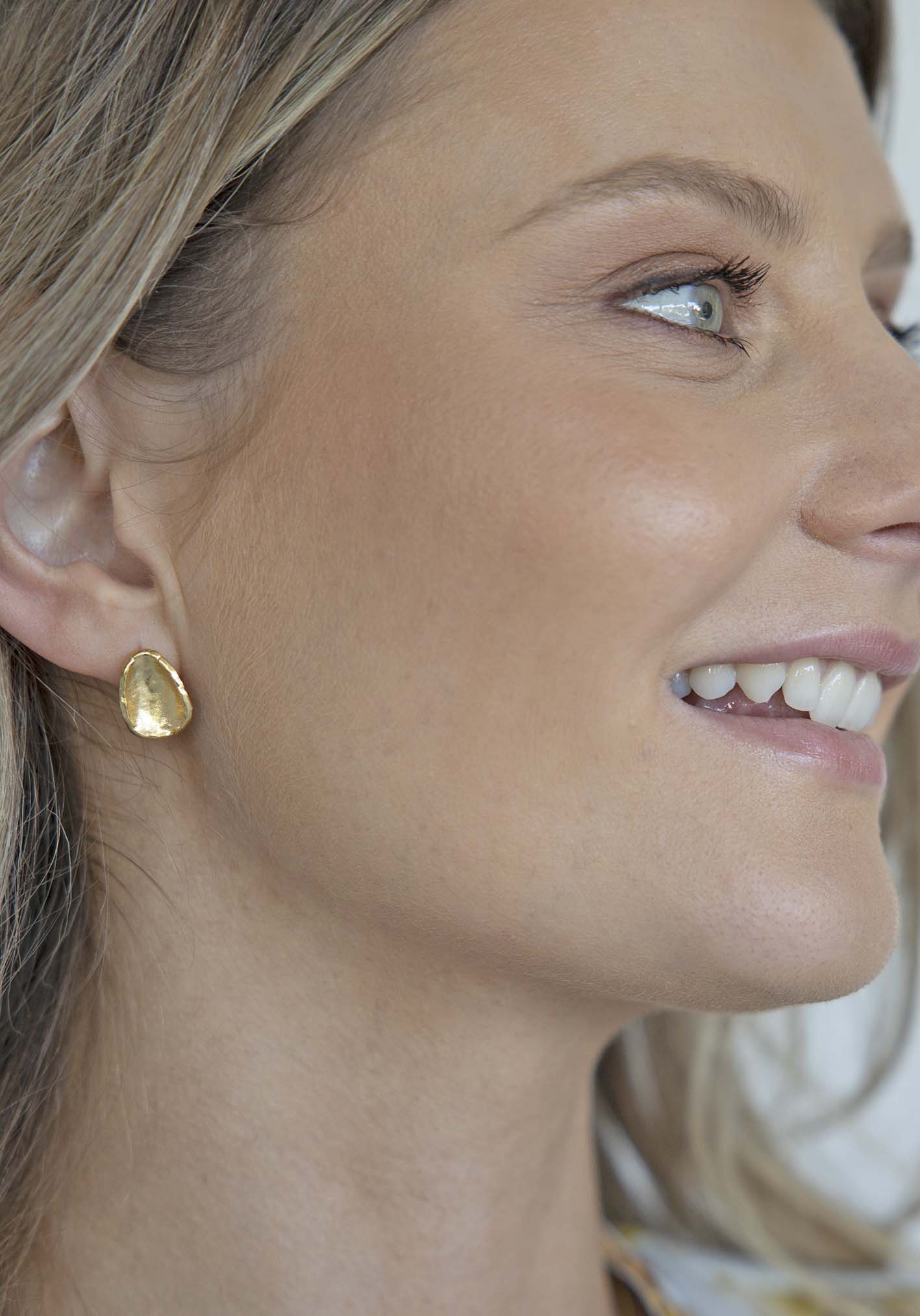 Golden Drift Stud Earrings