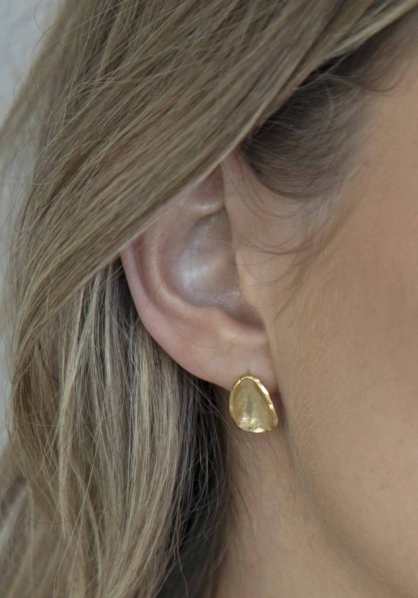 Golden Drift Stud Earrings
