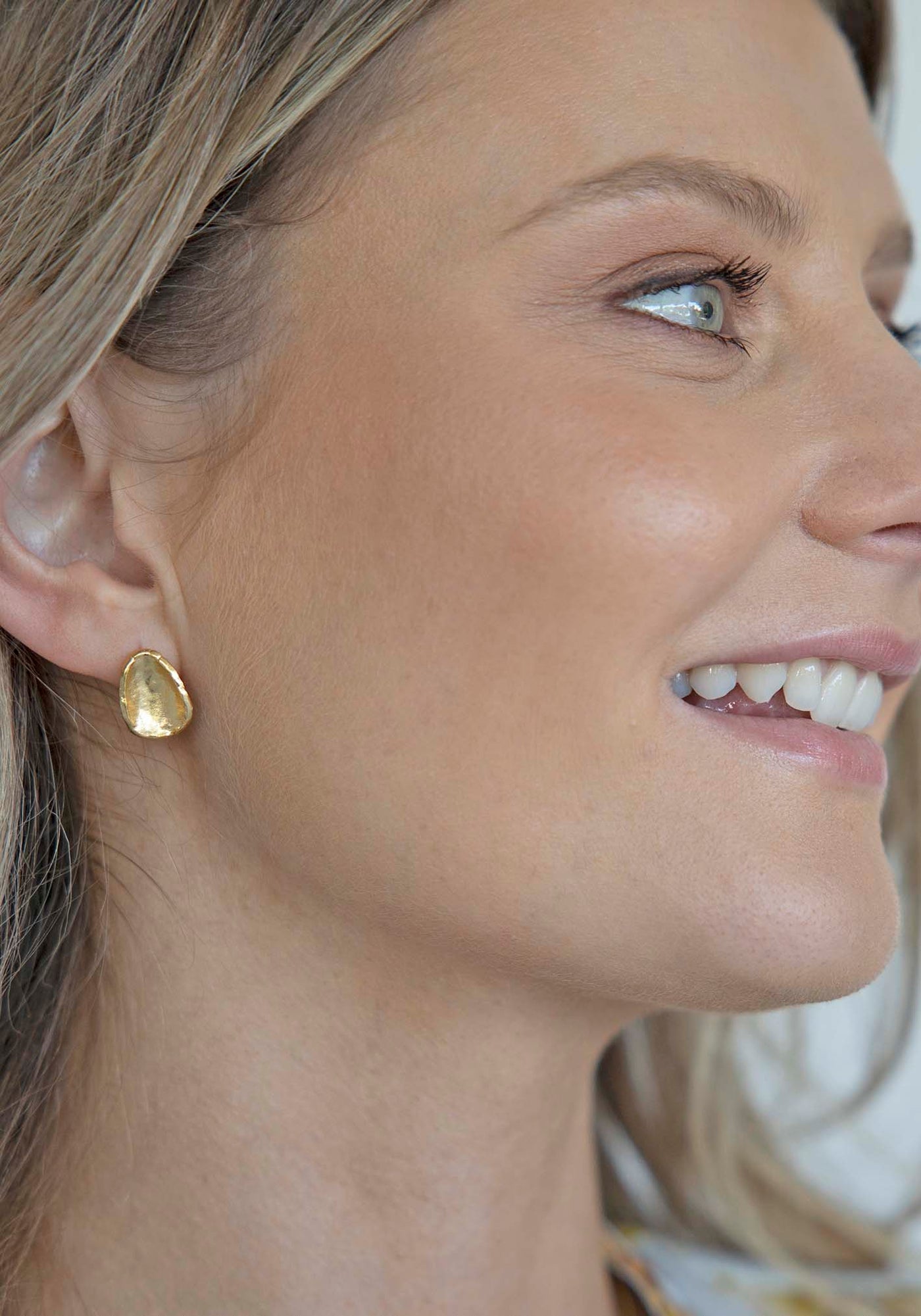 Golden Drift Stud Earrings