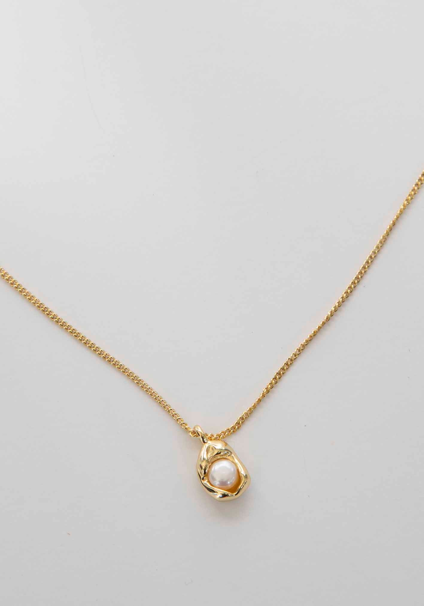 Low Tide Pearl Necklace