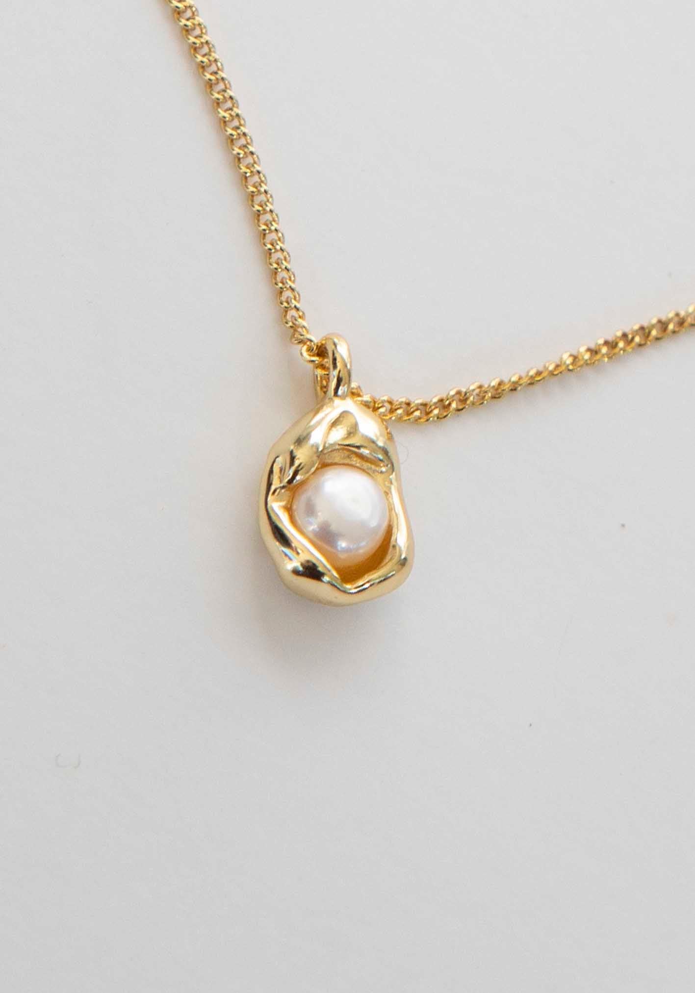 Low Tide Pearl Necklace