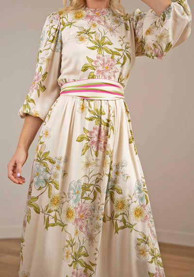 Momento Cream Floral Maxi Dress
