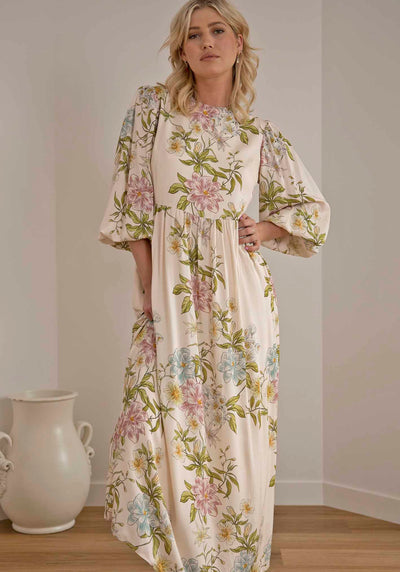 Momento Cream Floral Maxi Dress