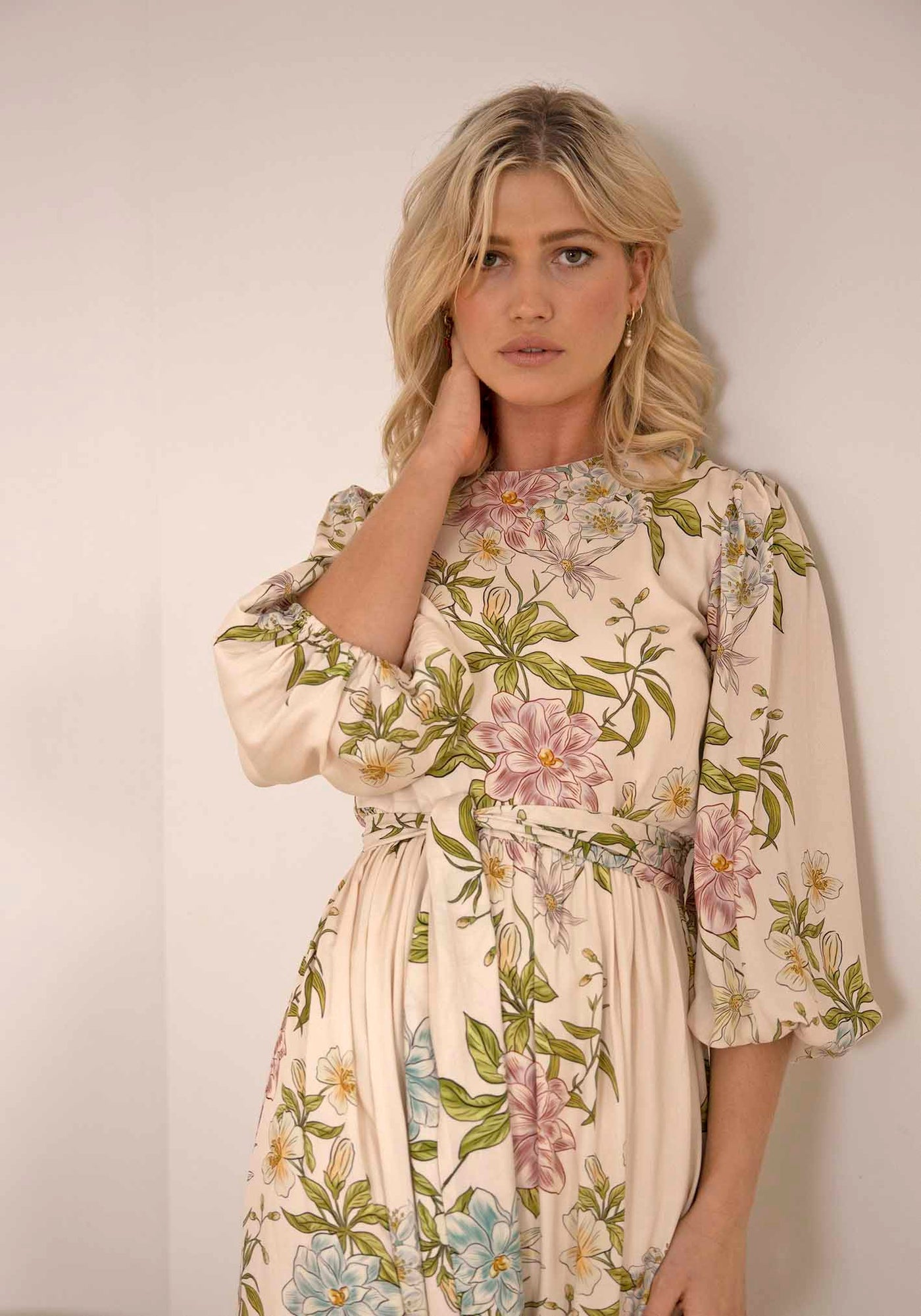 Momento Cream Floral Maxi Dress