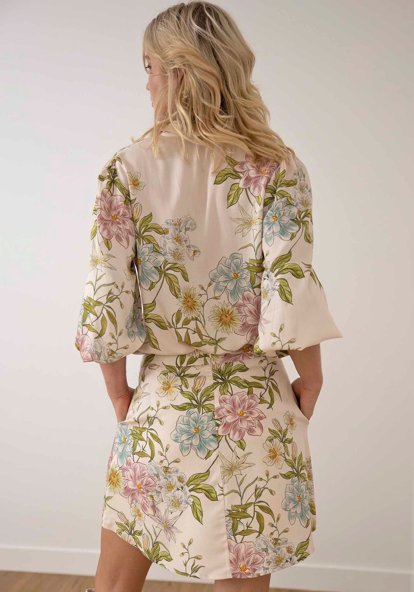 Momento Cream Floral Blouse