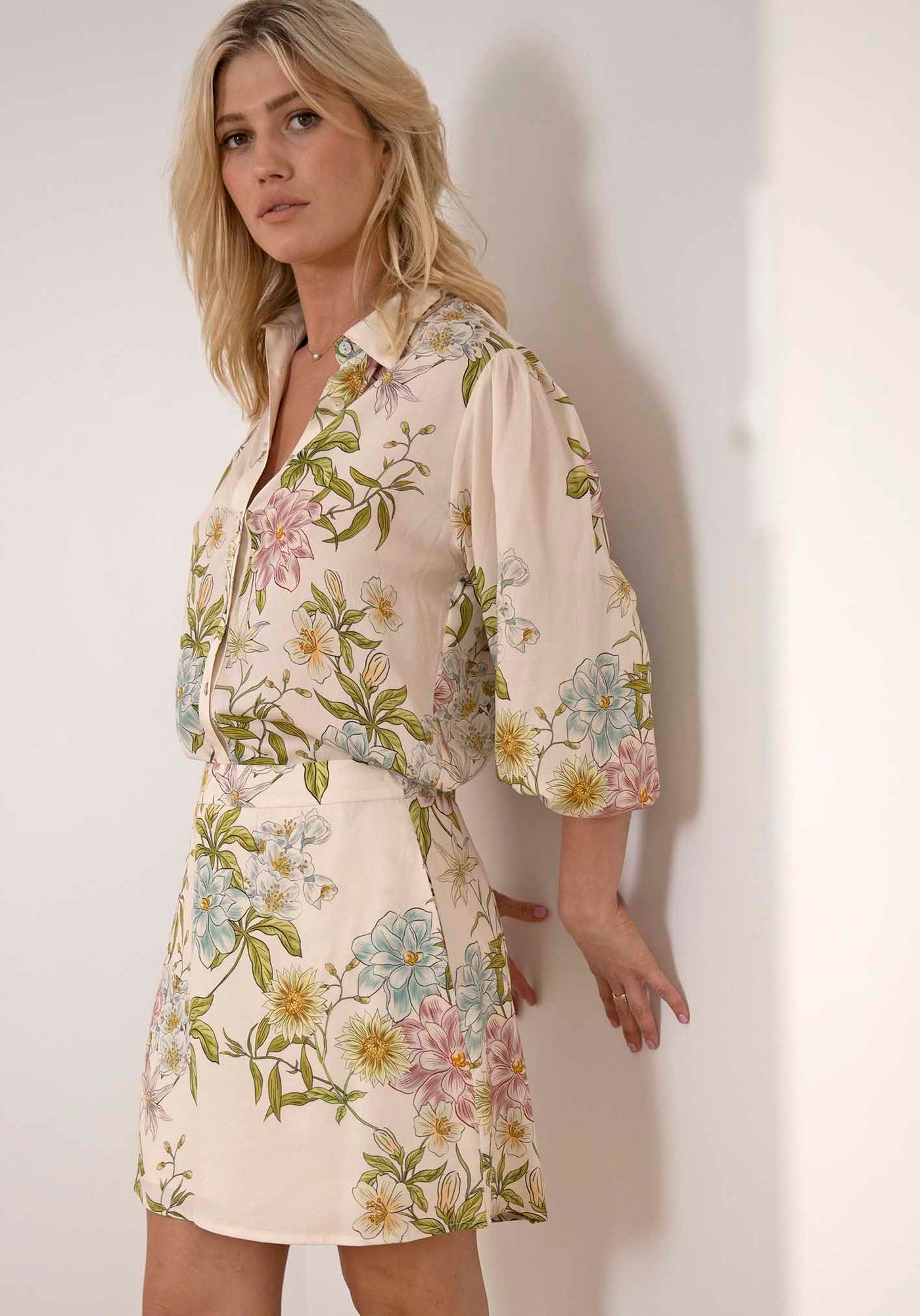 Momento Cream Floral Mini Skirt