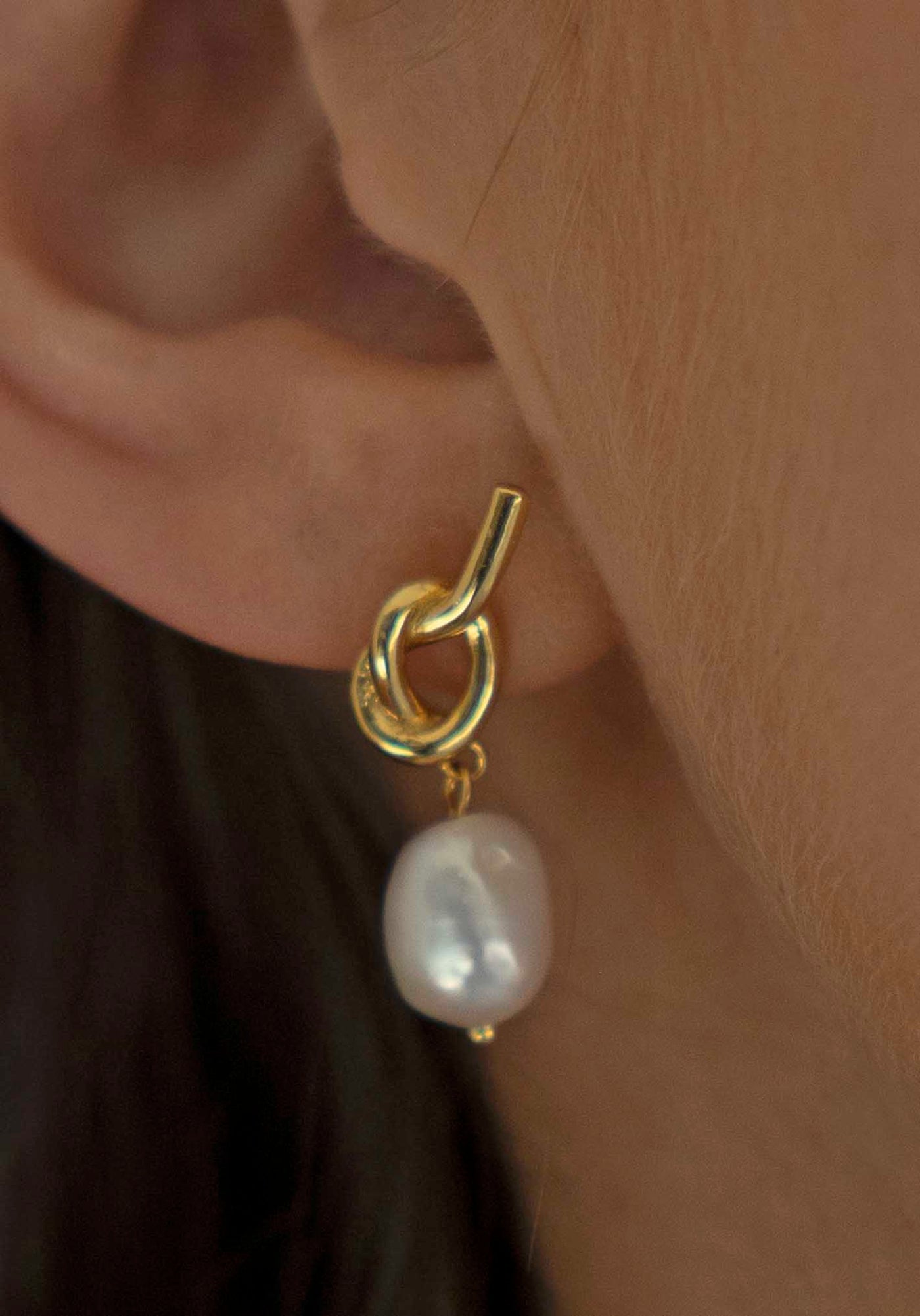 Still Water Pearl Earrings